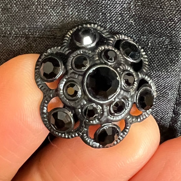 Kay Unger Black 100% Silk 3 Button Fitted Blazer size 8 lined - Picture 3 of 8